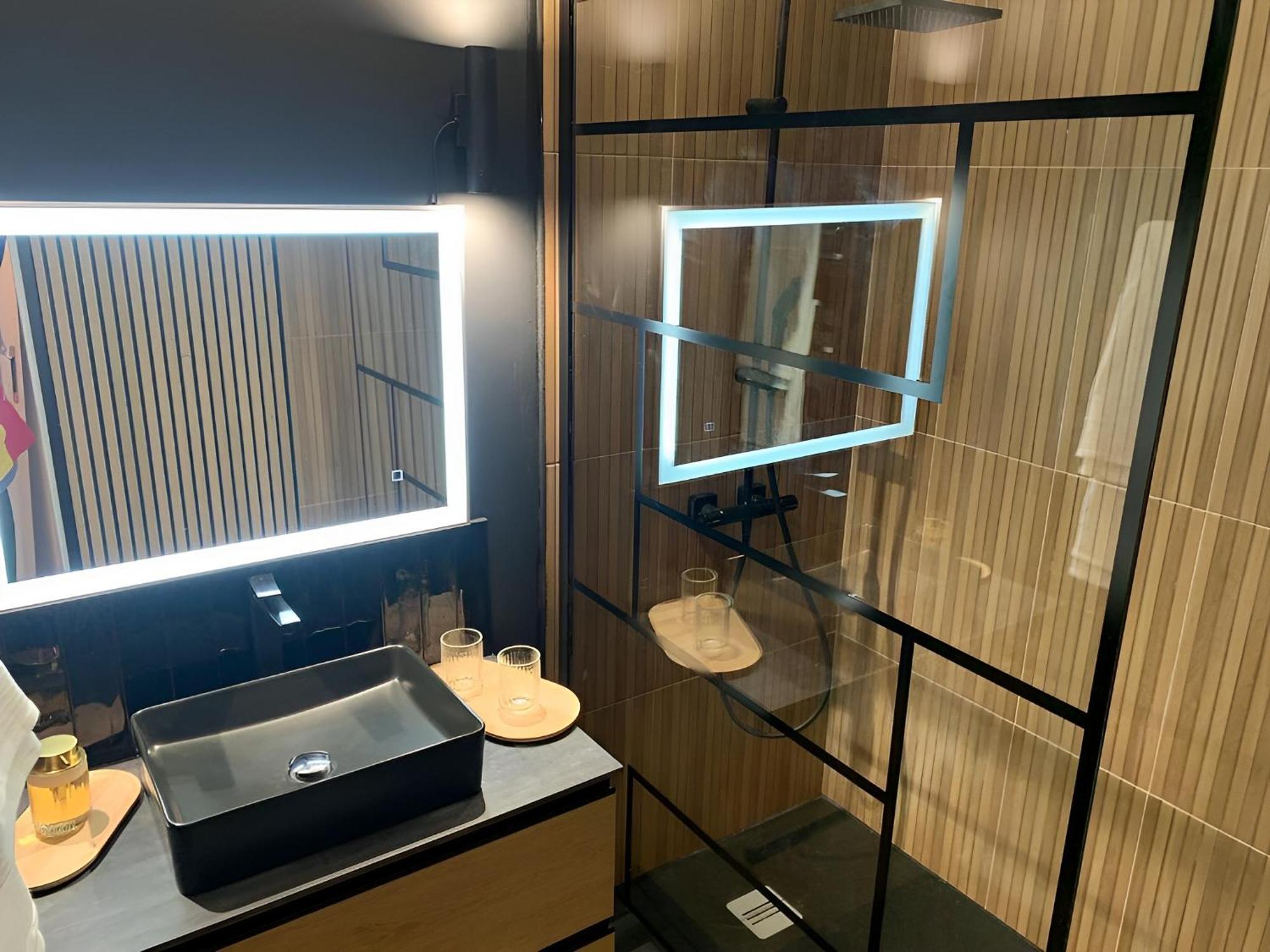 Magnifique Appartement, 3 Min De Paris 勒瓦卢瓦-佩雷 外观 照片